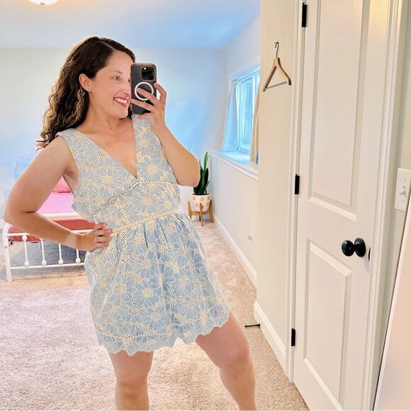 NWT Tuckernuck Adelyn Rae Blue White Lace Crochet Mini Dress Medium - Picture 1 of 12